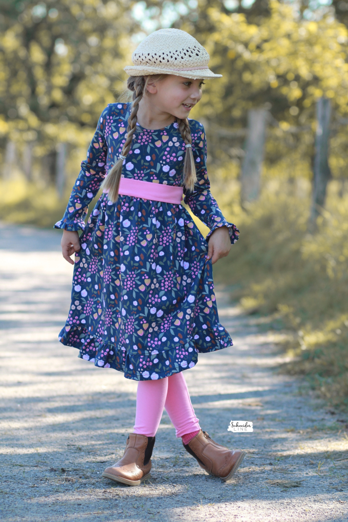 Ebook patron robe enfant Lace Dress Schneiderline, vidéoprojecteur, en allemand