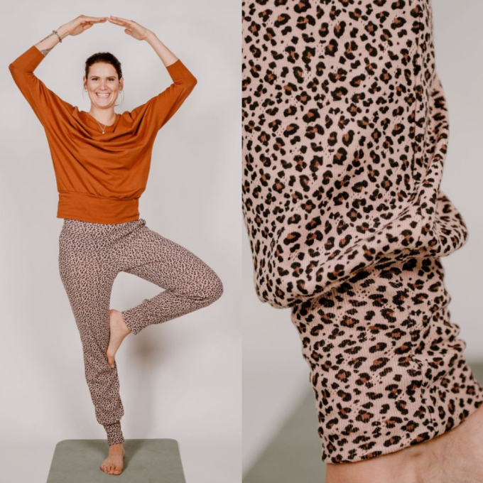 Patron pantalon de yoga femme pdf Ylvi Sew Simple, en allemand