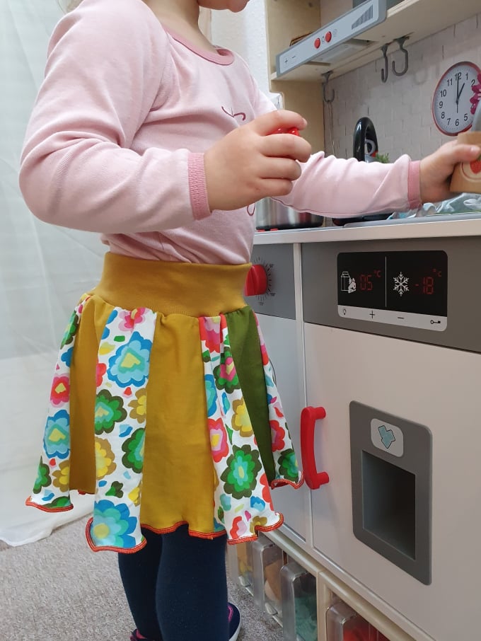 Freebook Unendlich Schön - Salix Mini Drehrock Kinder