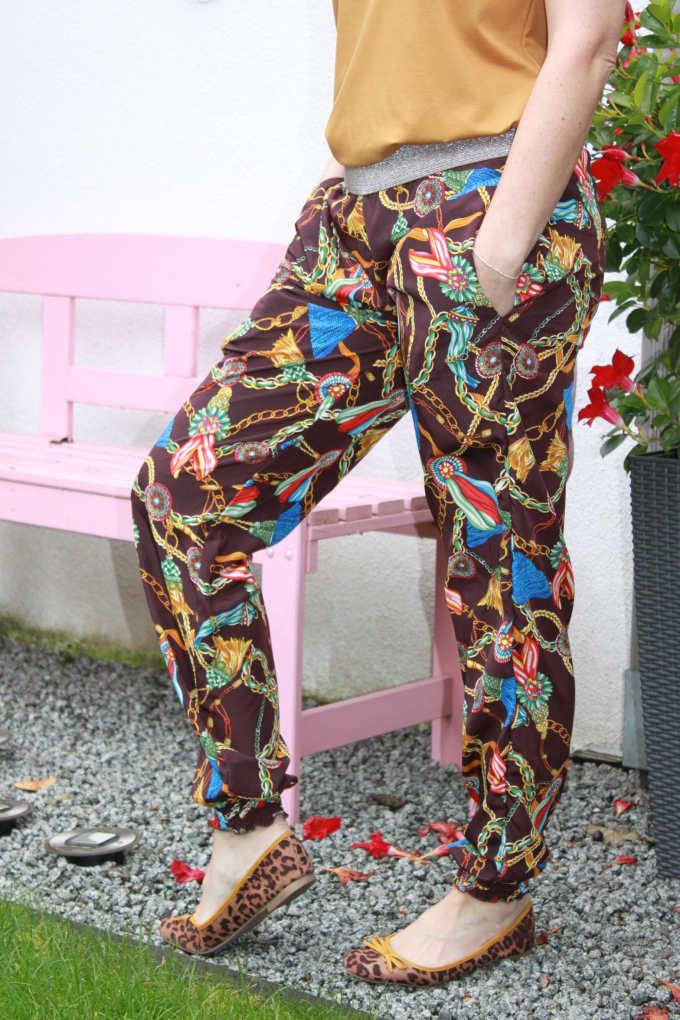 Lillesol Women No.7 Summer pants Paper pattern, en allemand