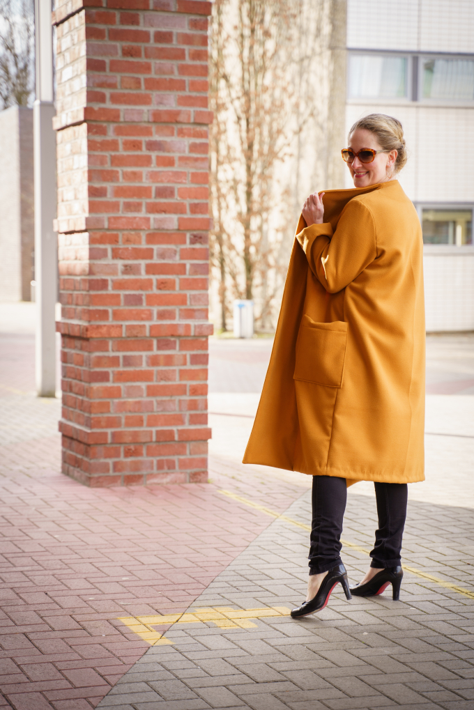 Tissu viscose polyester pour manteau uni, jaune moutarde
