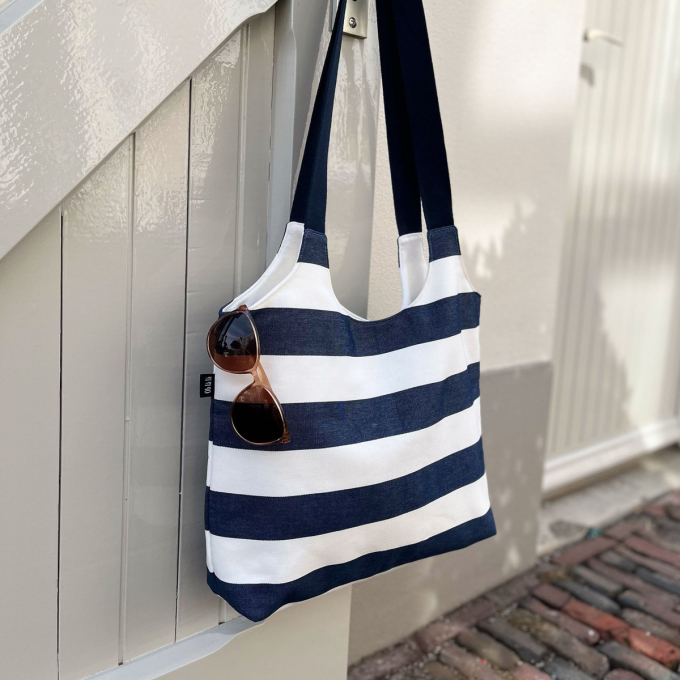 Zonweringdoek / outdoorstof 160 cm, marineblauw / wit