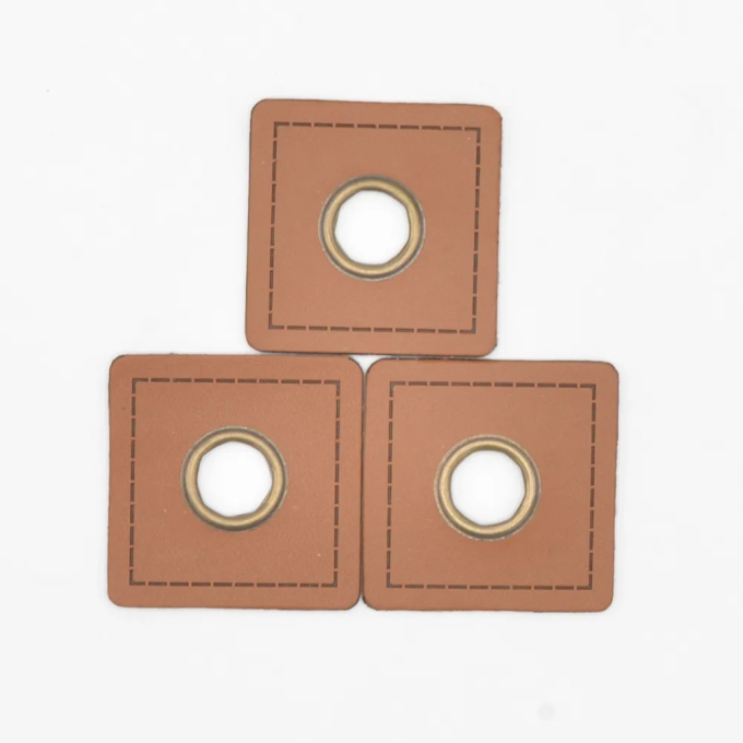 Eyelet Patch Leatherette square 35 mm, cognac