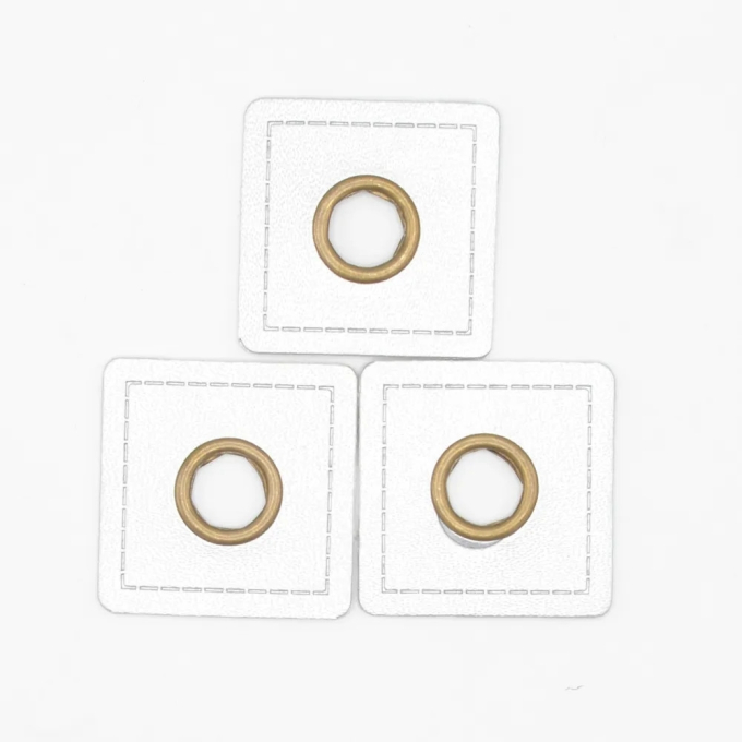 Eyelet Patch Leatherette square 35 mm, silver