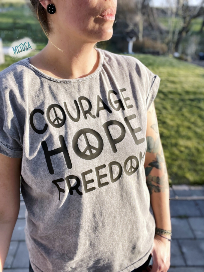 Plotterdatei Freebie MiToSa-Kreativ LOVE, COURAGE, PEACE, HOPE