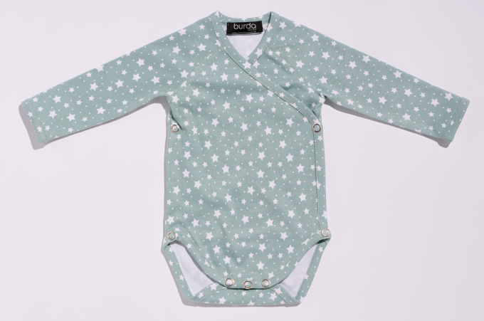 Patron Burda 9204 vêtements bébé, version papier, en français