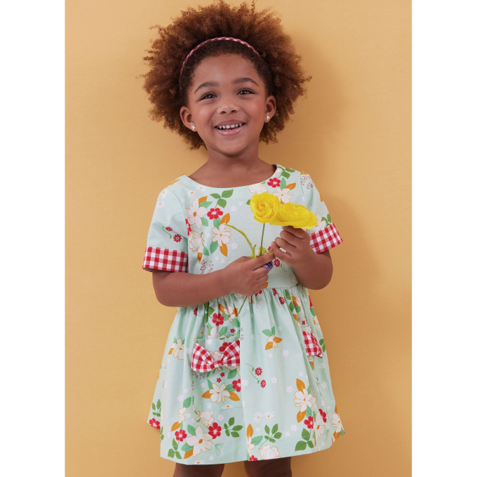 Patron Butterick 6987 robe / barboteuse enfants, version papier, taille 1/2-4 ans, en français
