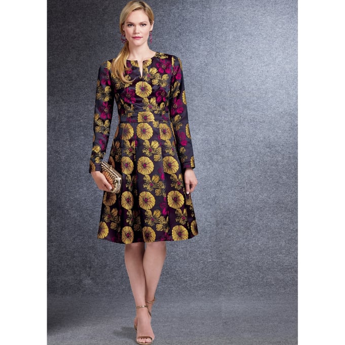 Patron Vogue 1737 robe femme, taille 40-48, en français