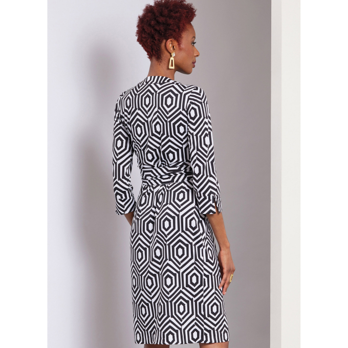 Naaipatroon Vogue 1952  jurk, maat 32-40 Dui/En/Fr