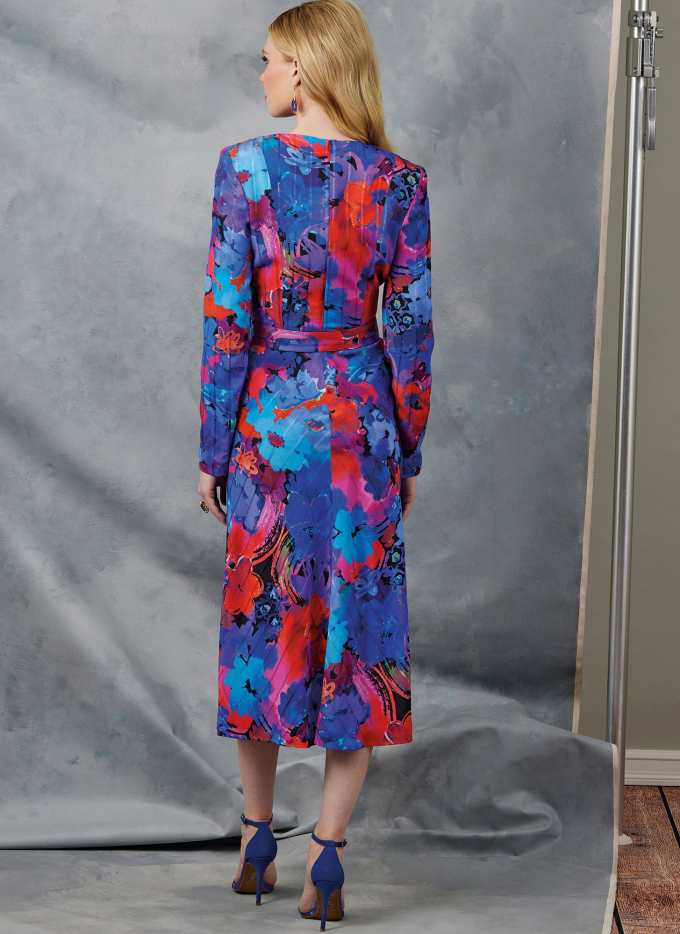 Naaipatroon Vogue 2043 Dames Jurk, maat 42-50 Dui/En/Fr