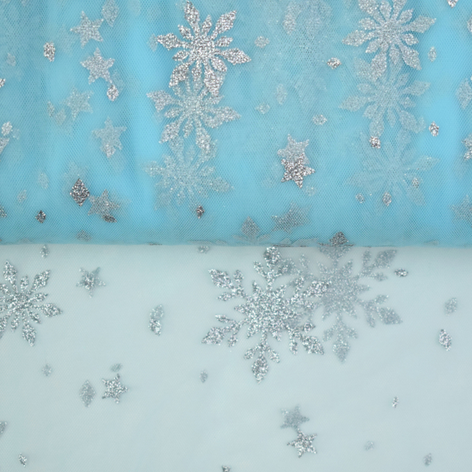 Soft tule frozen chrystals, lichtturquoise