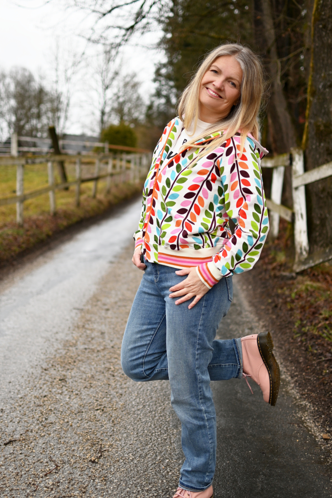 Sweatshirtstof Albstoffe Hamburger Liebe Beetles & Bugs Moonflower, vanille