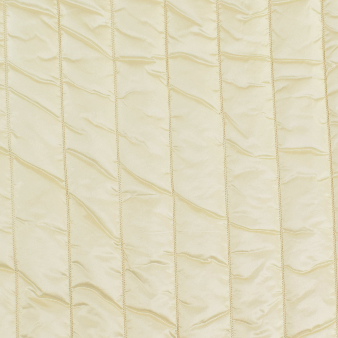 Tissu matelassé molletonné Anna Burda, blanc cassé