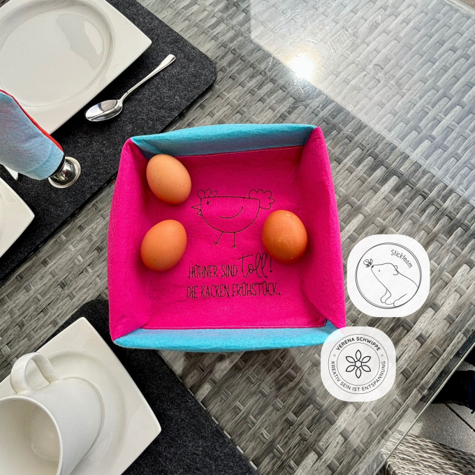 Fichier modèle broderie Poule et messages Beemybear