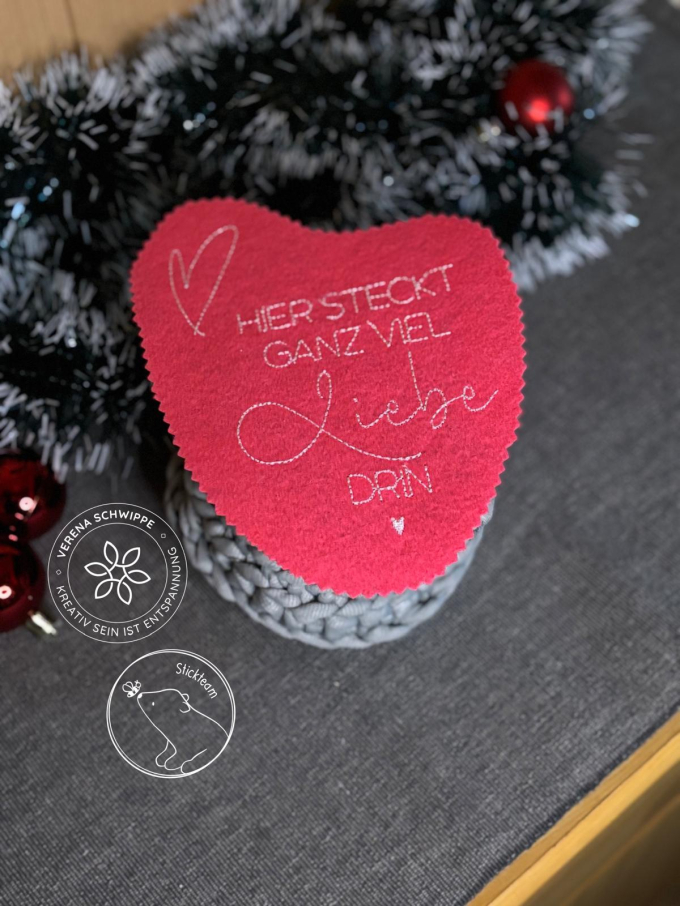 Fichier modèle broderie Ici, il y a beaucoup d'amour Beemybear
