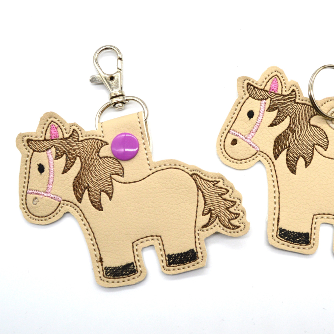 Fichier modèle broderie Porte-clés cheval Fadenstark