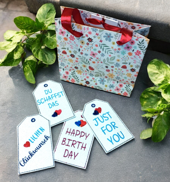 Stickdatei Rock Queen Geschenk-Anhänger ITH