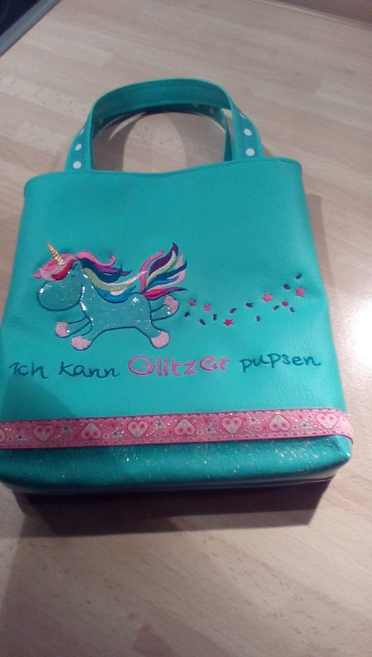 Stickdatei Rock Queen Giga-Einhorn-Set
