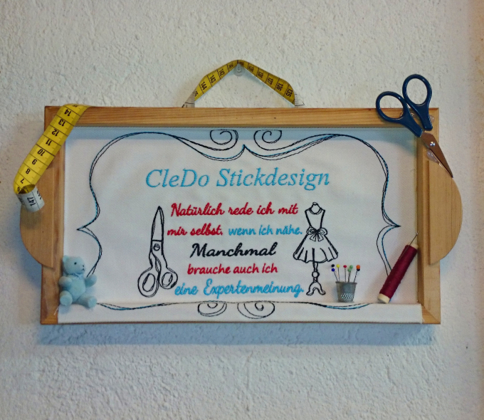Stickdatei Rock Queen Näh-, Quilt- und Strick-Sprüche