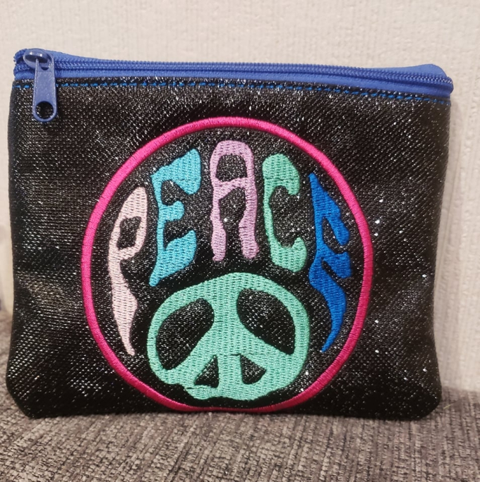 Stickdatei Rock Queen Peace Zeichen Tauben