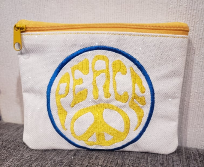 Stickdatei Rock Queen Peace Zeichen Tauben