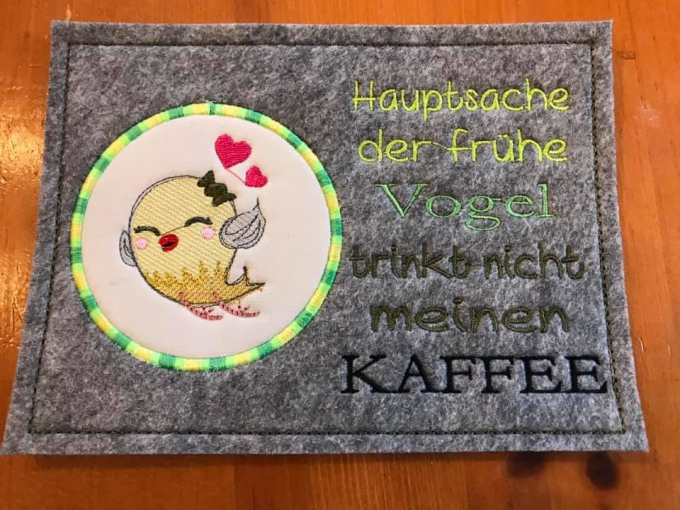 Stickdatei Rock Queen Vogel Mug Rug