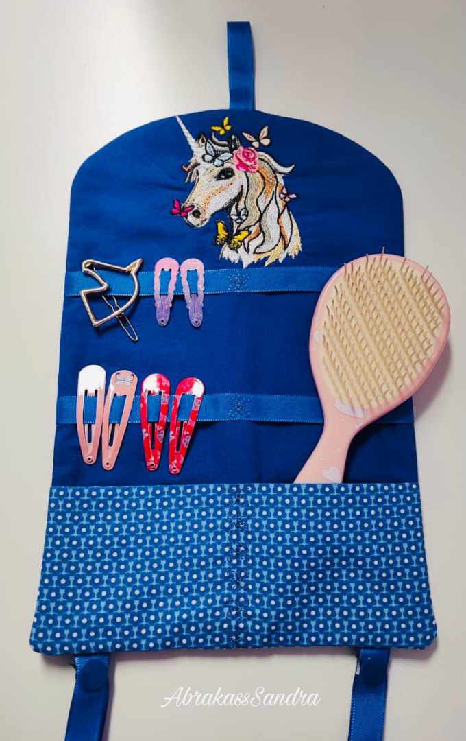 Fichier modèle broderie Licorne avec papillon Stickzebra