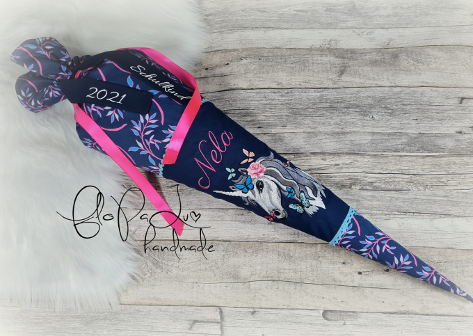 Fichier modèle broderie Licorne avec papillon Stickzebra
