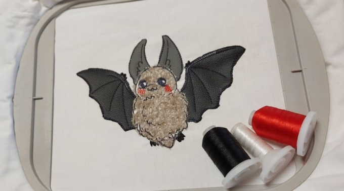 Stickdatei Stickzebra Fledermaus Halloween, german