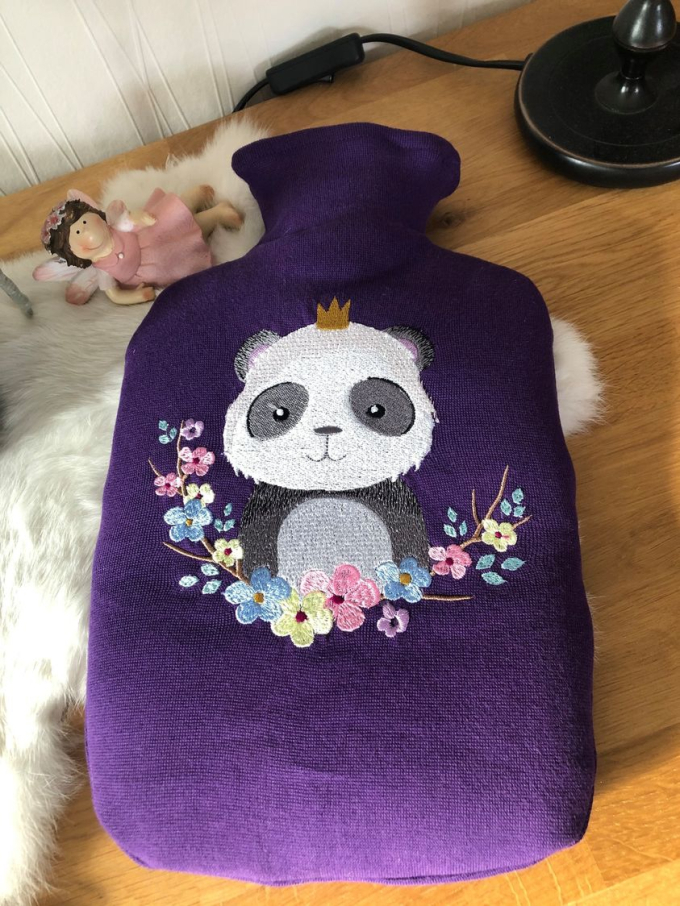 Stickdatei Stickzebra Niedlicher Panda, duits
