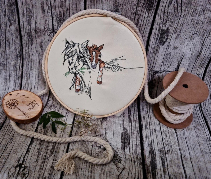 Borduurbestand Stickzebra Pferd mit Fohlen, Duits