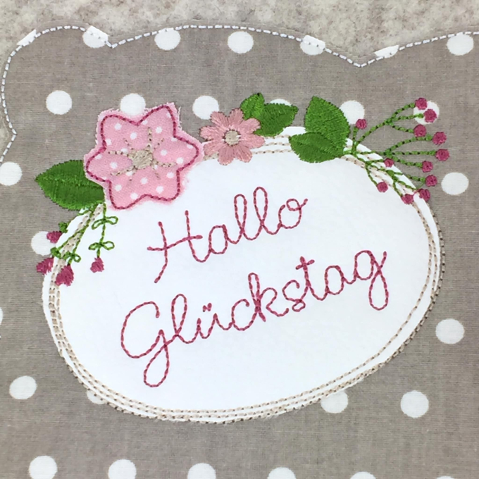 Fichier modèle broderie Écusson Hallo Glückstag Doodle Stickzeit