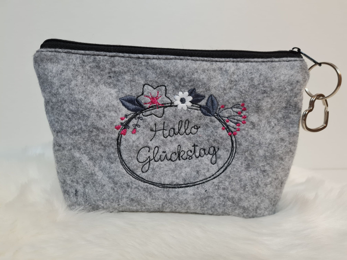 Fichier modèle broderie Écusson Hallo Glückstag Doodle Stickzeit