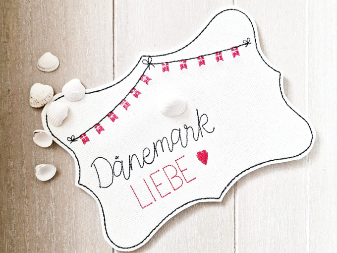 Fichier modèle broderie Guirlande de drapeaux du Danemark Stickzeit