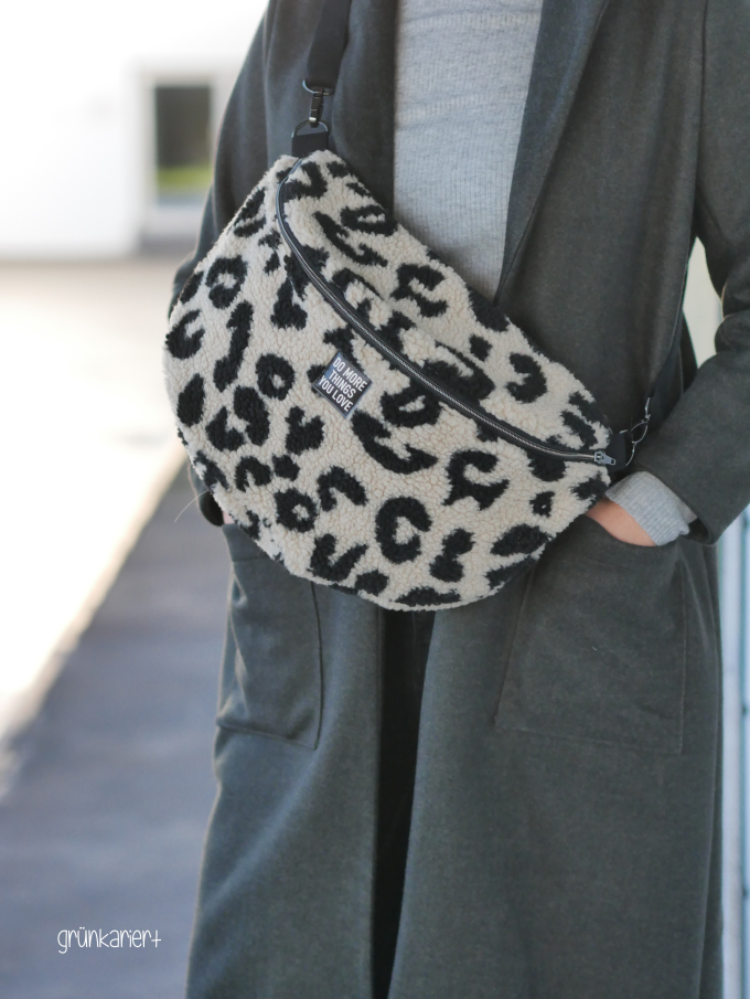 Teddy pluche animal print, crèmekleurig