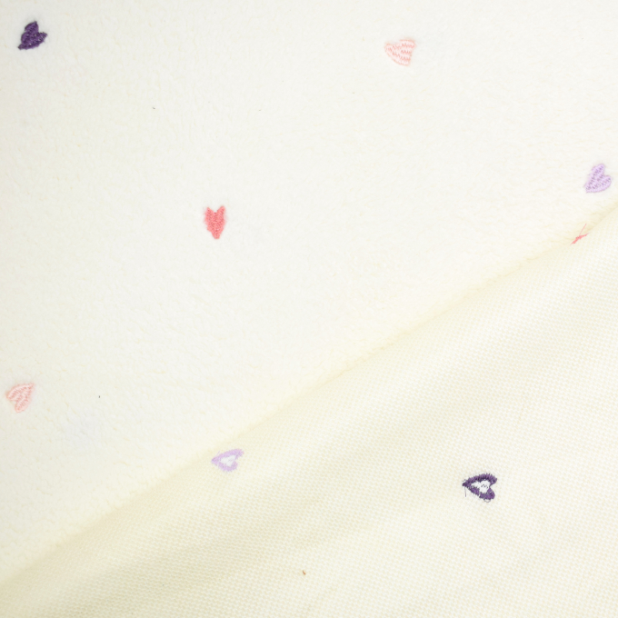 Tissu sherpa peluche teddy Coeurs brodés Embroidery Hearts, blanc cassé