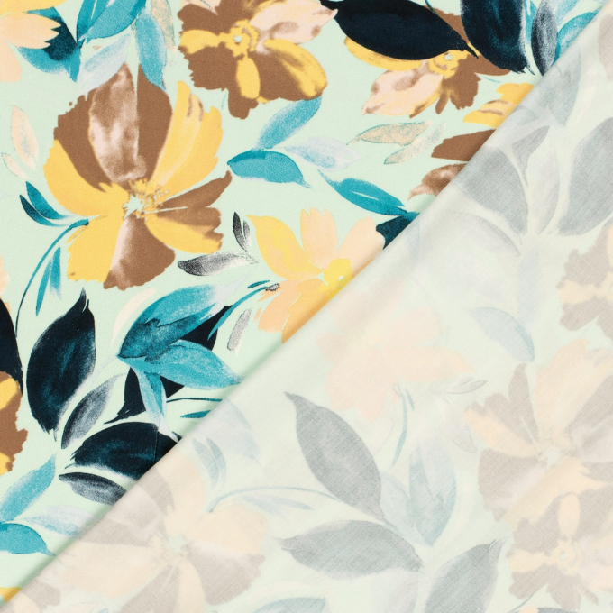 Viscose satijn flower love, licht mintgroen