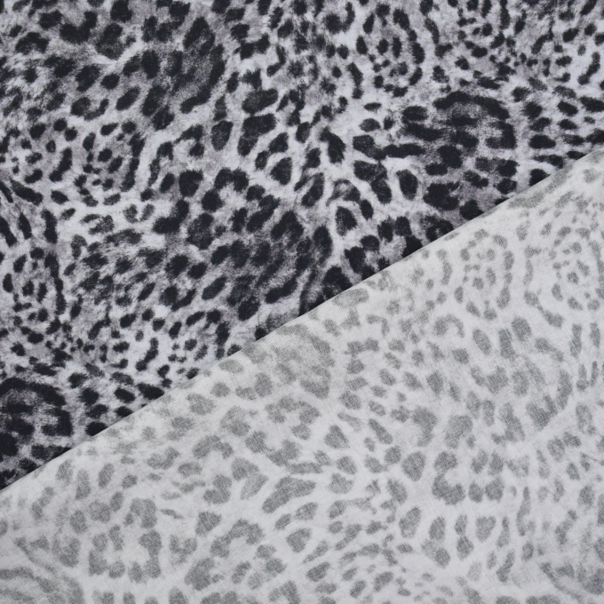 Viscose stof Animal Print, lichtgrijs
