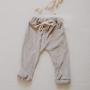 Patron pantalon bébé pdf Chili Vanilli Fino & Stitch, en allemand