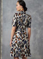 Naaipatroon Vogue 1908  jurk, maat 34-50 Dui/En/Fr