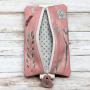 Stickdatei Rock Queen ITH Taschen mit Blumen, german